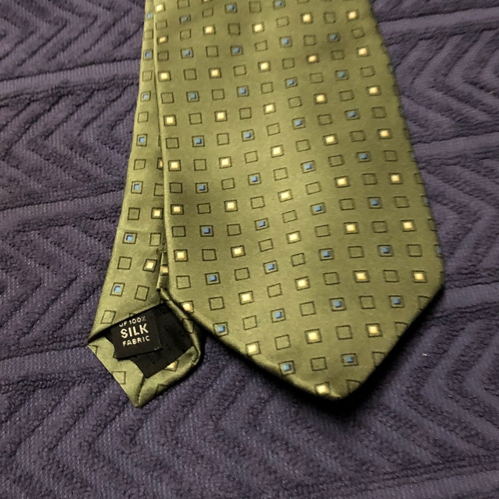 100% silk tie